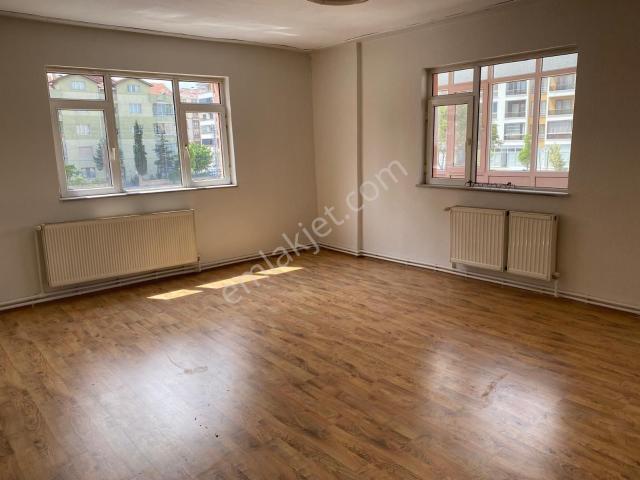 Hacıveyiszade Mh Tranvay Hattına Cephe Arakat 3+1 Dairemiz Kiralık