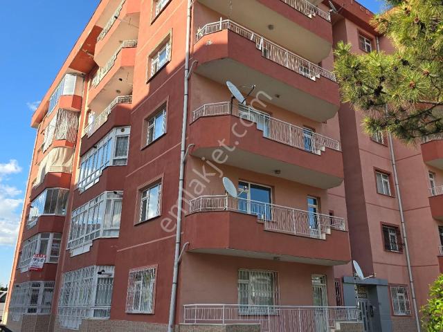 Hacıveyiszade Mh Tranvay Hattına Cephe Arakat Asansörlü 3+1 Dairemiz Satılık