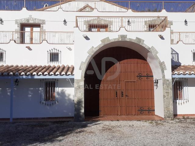 Hacienda / Cortijo 3 dormitorios 411 m2