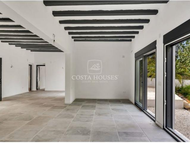HACIENDA JÁVEA · FINCA ANDALUZA CON GRAN PARCELA Y AMPLIAS POSIBILIDADES EN VENTA EN JÁVEA XÀBIA