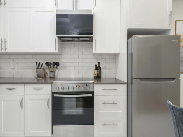 Haddon Hall 2 Bedroom Apartment for Rent at 2255 Rue Lambert Closse, Montréal, QC H3H 1Z9