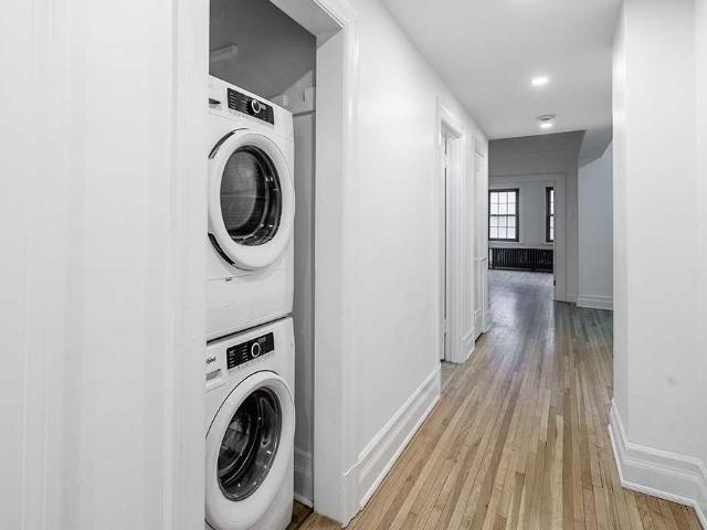 Haddon Hall 3 Bedroom Apartment for Rent at 2255 Rue Lambert Closse, Montréal, QC H3H 1Z9