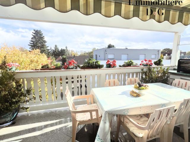 HAGUENAU F4 en duplex dernier étage avec terrasse et garag
