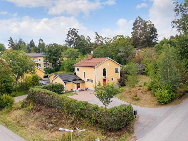Hagavägen 15