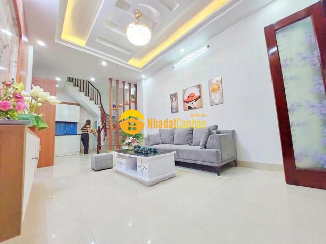 Hai thoáng, 1 ngoặt vào, ngõ nông bán nhà phố trung liệt