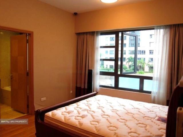 Haig Court D15, Condominium