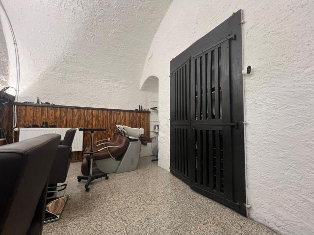 Hair salon with 3 rooms for rent in Aigle Ref LCR R 13544 | dreamo. Ch