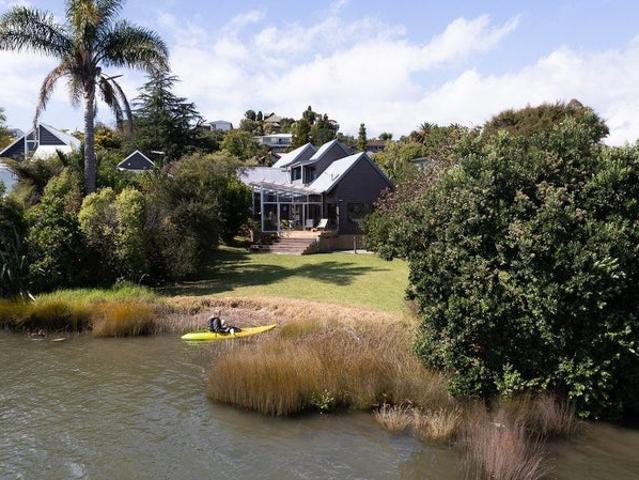 hairini, 5 bedrooms