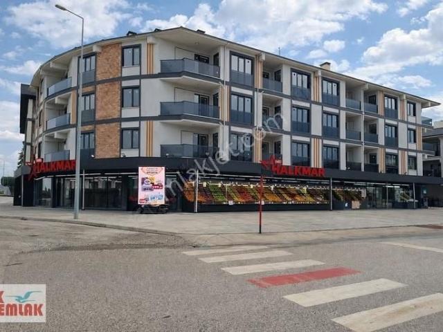 Hak Emlak'tan İstanbul Caddesi Üzerinde Satılık 1+1 Daire