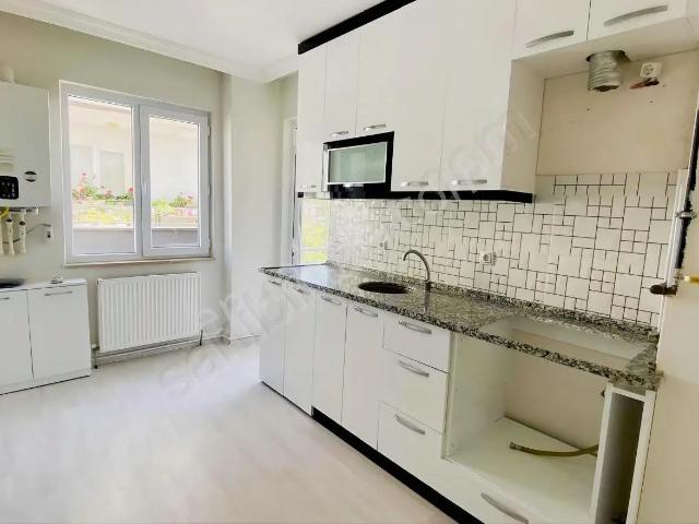 Hakan Emlak bağcılarda 3+1 Kiralık Daire