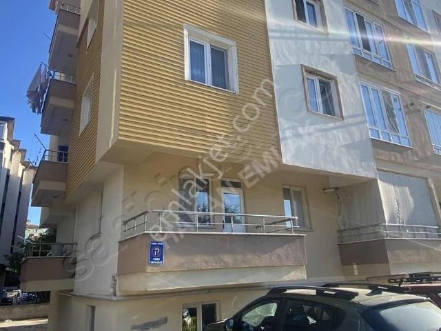 Hakan Emlaktan Dr. İlhan Gürel Cadde Civarı Satılık 2+1 Daire
