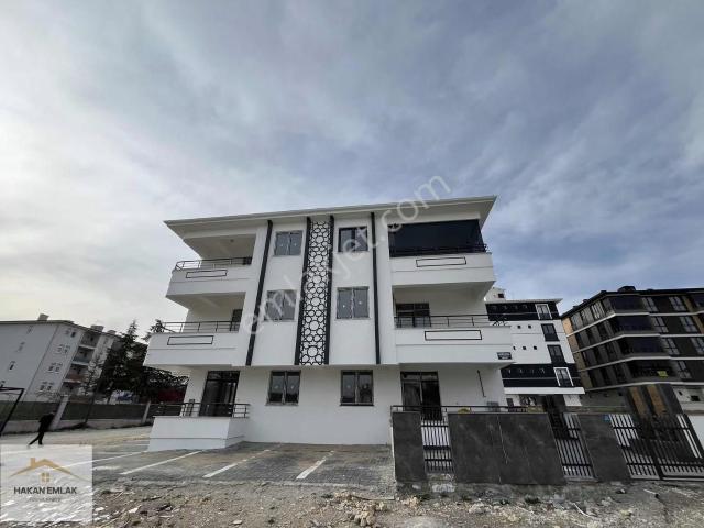 Hakan Emlak'tan Kentpark'ta 2+0 Satılık Daire
