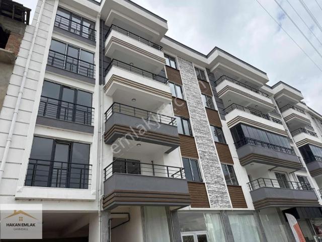 Hakan Emlaktan Merkezde Atatürk Ortaokulu Karşısı Sıfır Daire