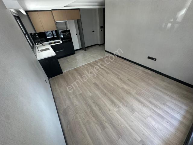 Hakan'dan Aşağıeğlence Merkezde 2+1 Sıfır Daire