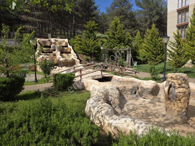 Hakevden Cumhuriyet Mahallesi Şehir Manzaralı Satılık 4+1 Daire