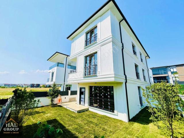 Hal İnşaat Firmasından Müstakil Bahçeli Merkezde İskanlı Villa