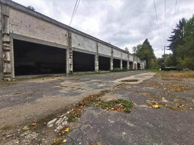 Hala murowana 1600m² z potencjałem usługowym