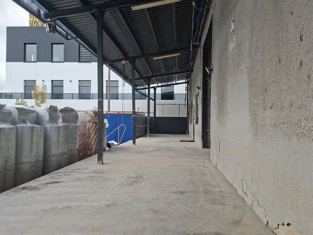 Hala magazynowa 1197 m2 z rampą i placem TIR w Bażantarnii