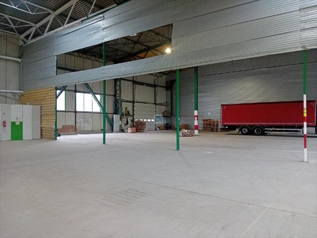 Hala 1860 m² z biurami, wys. 12m, plac utwardzony