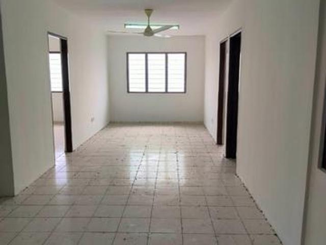 Halaman Kenanga 700sf 2 CarPark OriginalCon Taman Lip Sin For Sale
