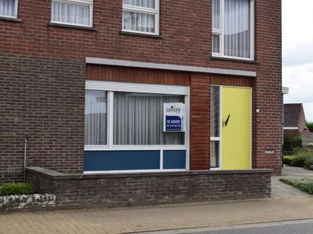 Half open bebouwing met drie slaapkamers