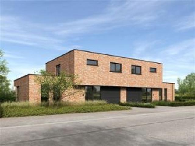 half open BEN woning met 3 slaapkamers en zuid tuin op ruime