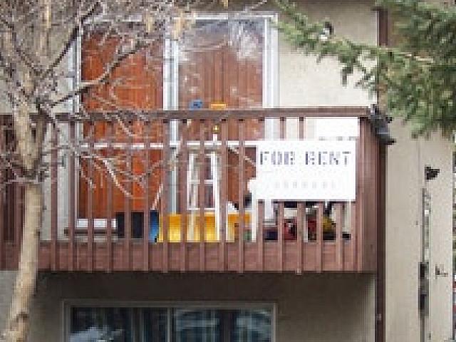Half Duplex Albert Park, S.e. Calgary