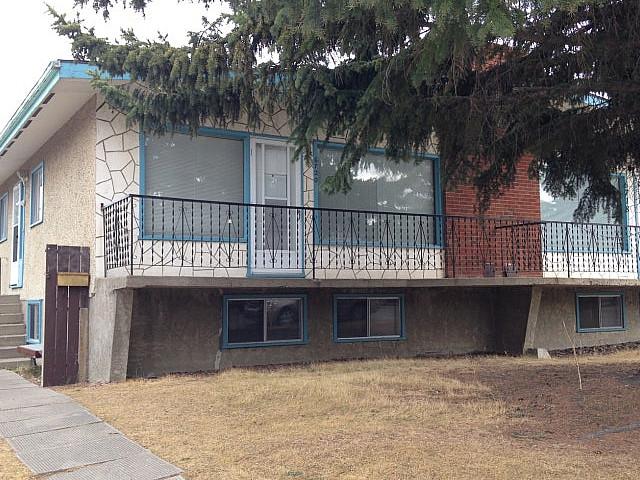 Half Duplex For Rent Nw Huntington Calgary