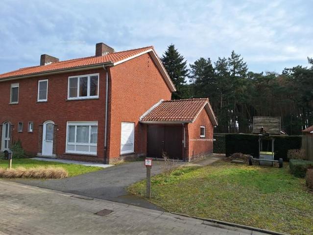 Halfopen woning met grote tuin centrum Beernem