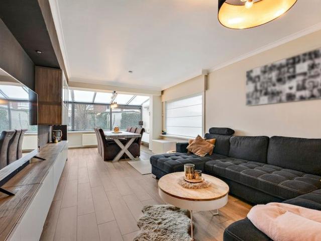 Halfopen woning met 3 slaapkamers te koop te Meulebeke!