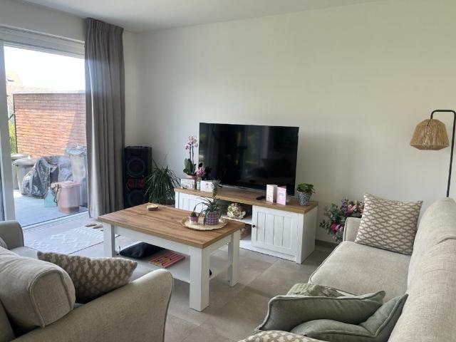 Halfopen woning met 3 slaapkamers te huur in Ingooigem