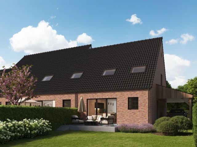 Halfopen bebouwing in pastoriestijl met tuin en carport!