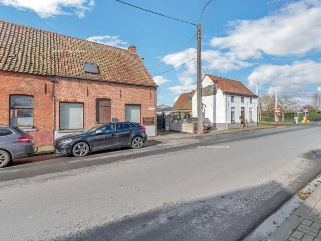 Halfopen bebouwing met loods te koop in Grammene Deinze