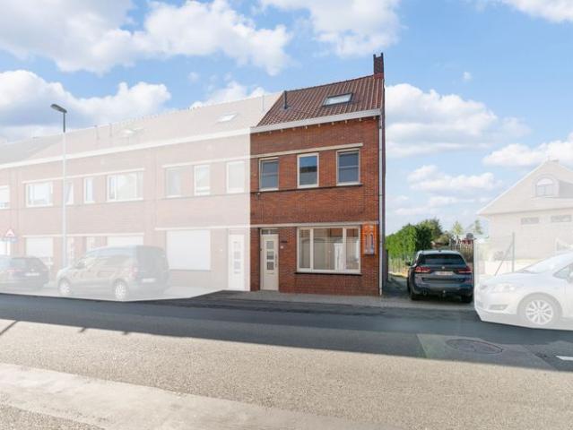 Halfopen bebouwing met tuin !