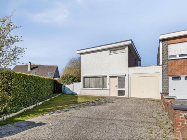 Halfopen huis met 3 slaapkamers te koop nabij Ingelmunster