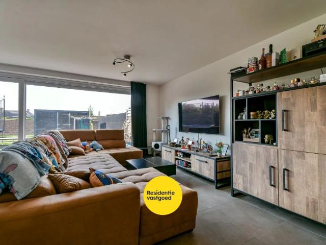 Halfopen nieuwbouwwoning in Eernegem met tuin en 3 slaapkamers