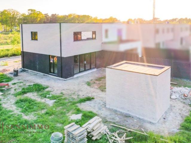 Halfopen nieuwbouwwoning met 3 slaapkamers in verkaveling ’