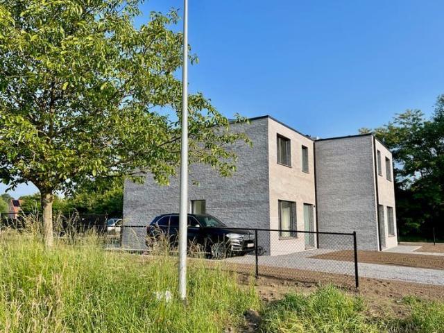 halfopen nieuwbouw 3 slaapkamers, rustige omgeving, EPC A