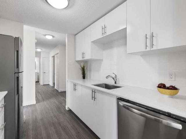 Halifax Apartments – The Plaza 1 Bedroom Apartment for Rent at 1881 Brunswick St, Halifax, NS B3J 3L8 Downtown Halifax