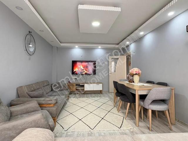 Halkalı Bezirganbahçe'de 2+1 Ara Kat, Bakımlı Satılık Daire