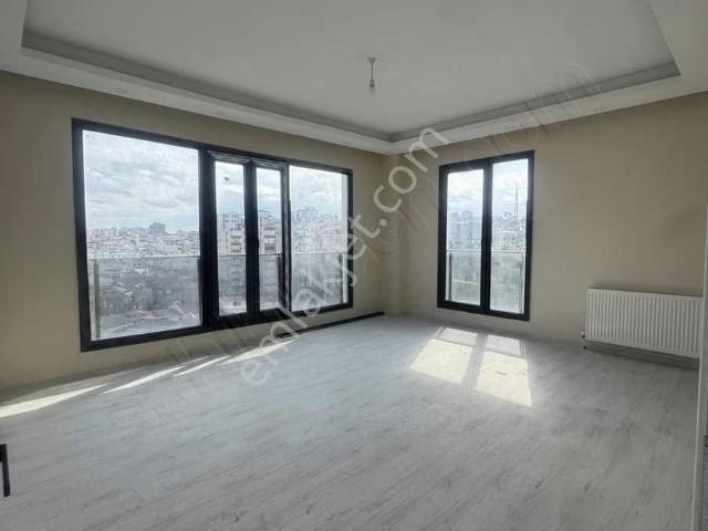 Halkalı Merkez'de 2+1 Sıfır 120m2 Büyük Sitede 10.kat Daire!
