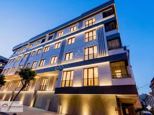 Halkalı Merkez'de 3+1 Sıfır Yerden Isıtmalı Son Kat Daire!