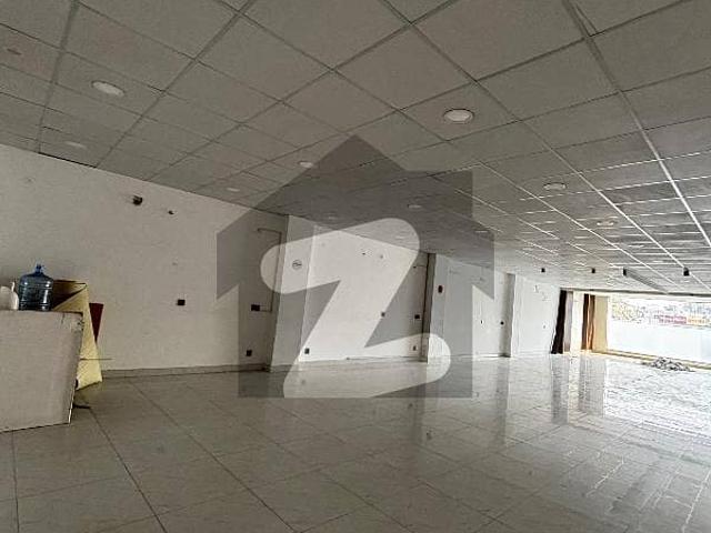 Hall 2700 Square Feet In Johar Town