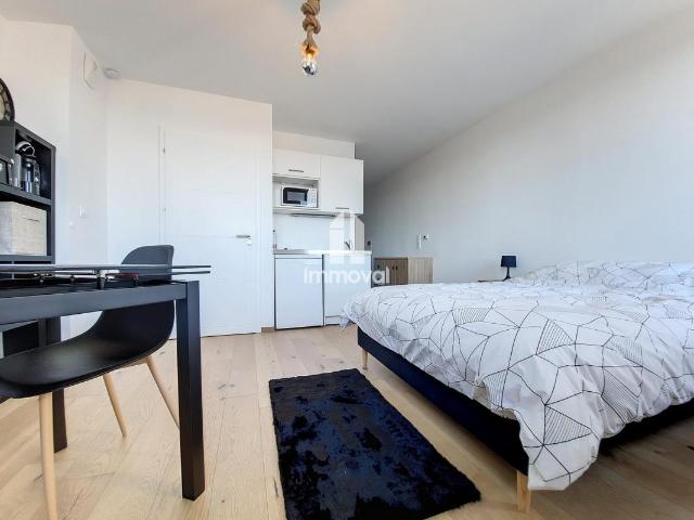 HALLES STUDIO MEUBLE 24.68m²