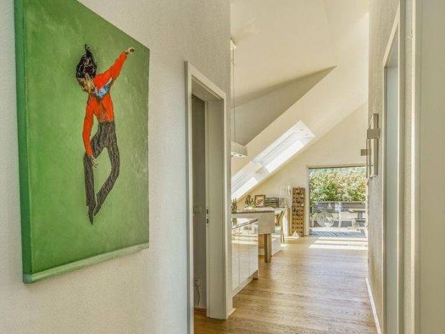 Hallo,darf ich mich Vorstellen ich bin eine große 2 Zimmer Dachterrassenwohnung in Mondsee