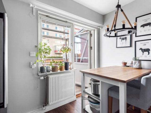 Hallonbergsplan 12