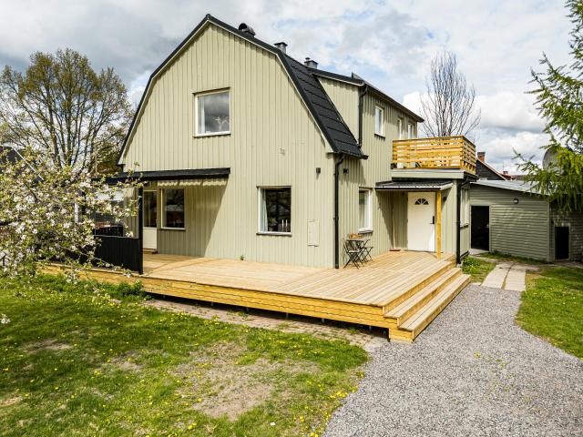 Hällsjövägen 15