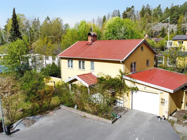 Hallstens väg 22