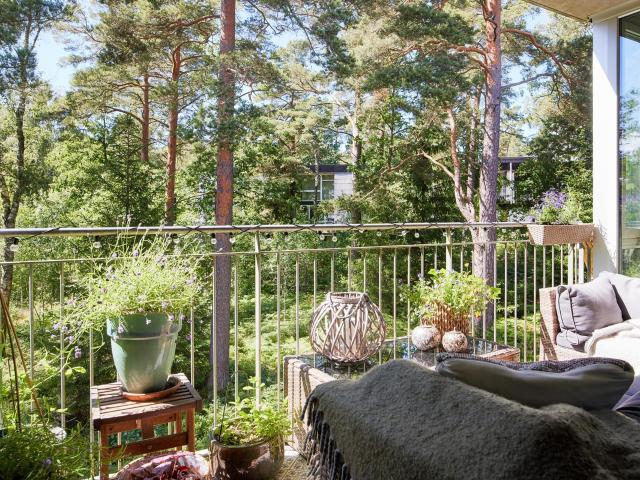 Halssmyckevägen 13E