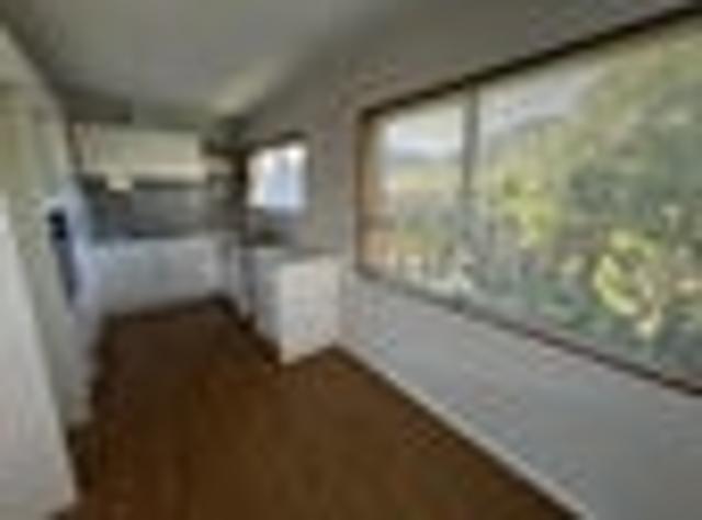 Happy 2 Bedroom minor, renovated